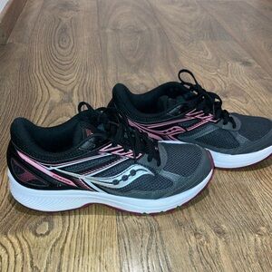 Saucony Women's grey and maroon Running Shoes
